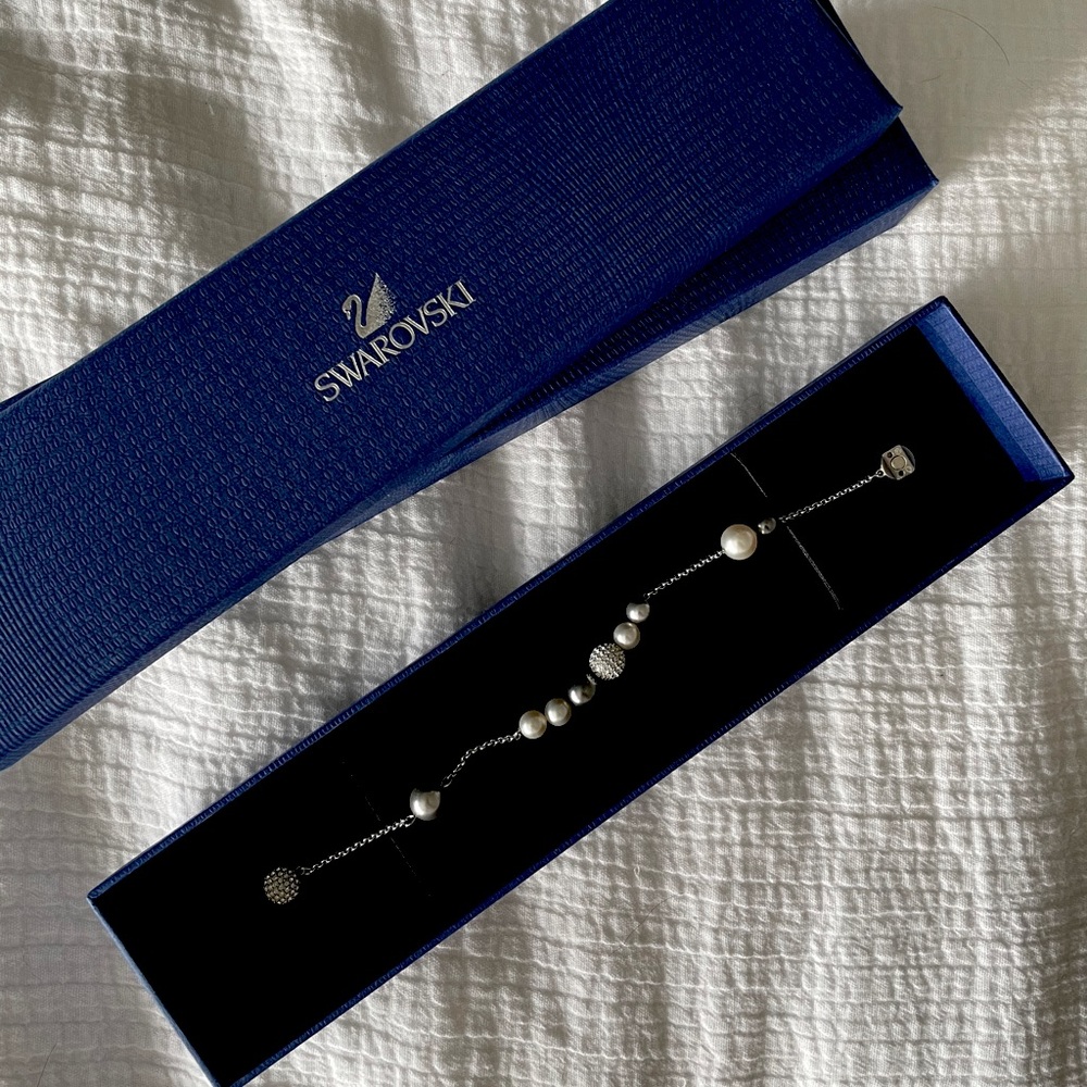 [SOLD] SWAROVSKI REMIX PEARL STRAND